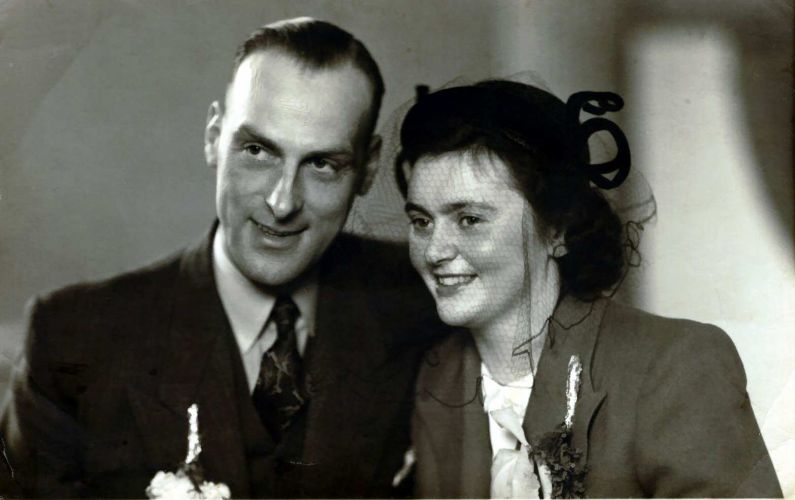 Huwelijk 1952 van Willem Albertsma(1912-1986) en Jacoba van Hulsentop(1925-2000)